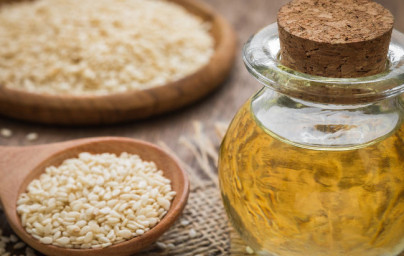 Sezamový olej (Sesamum indicum) Sezamový olej (Sesamum indicum)